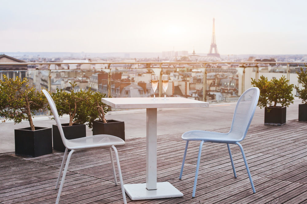 PARIS AND ITS ROOFTOP ALOHA Paris Hostel