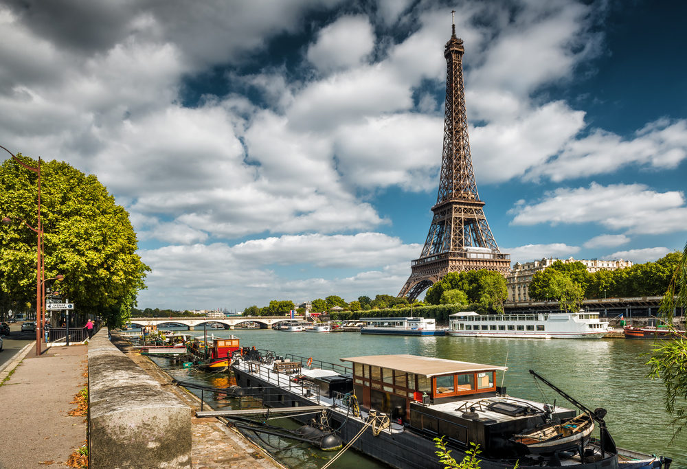 Paris insolite: les péniches parisiennes | ALOHA - Paris Hostel